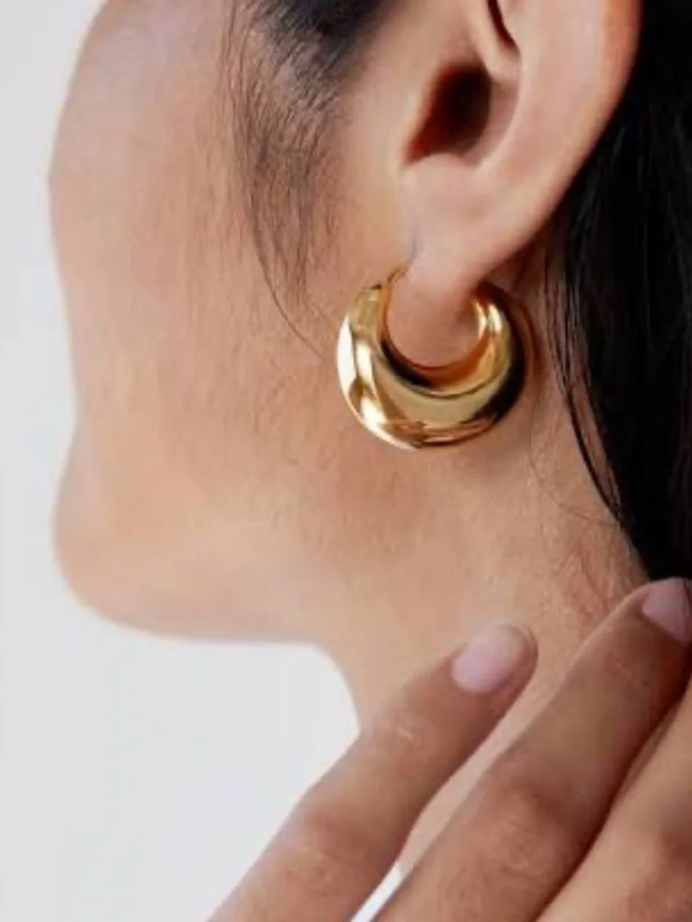Mejuri Sculptural Hoop Earrings — 18K Gold vermeil